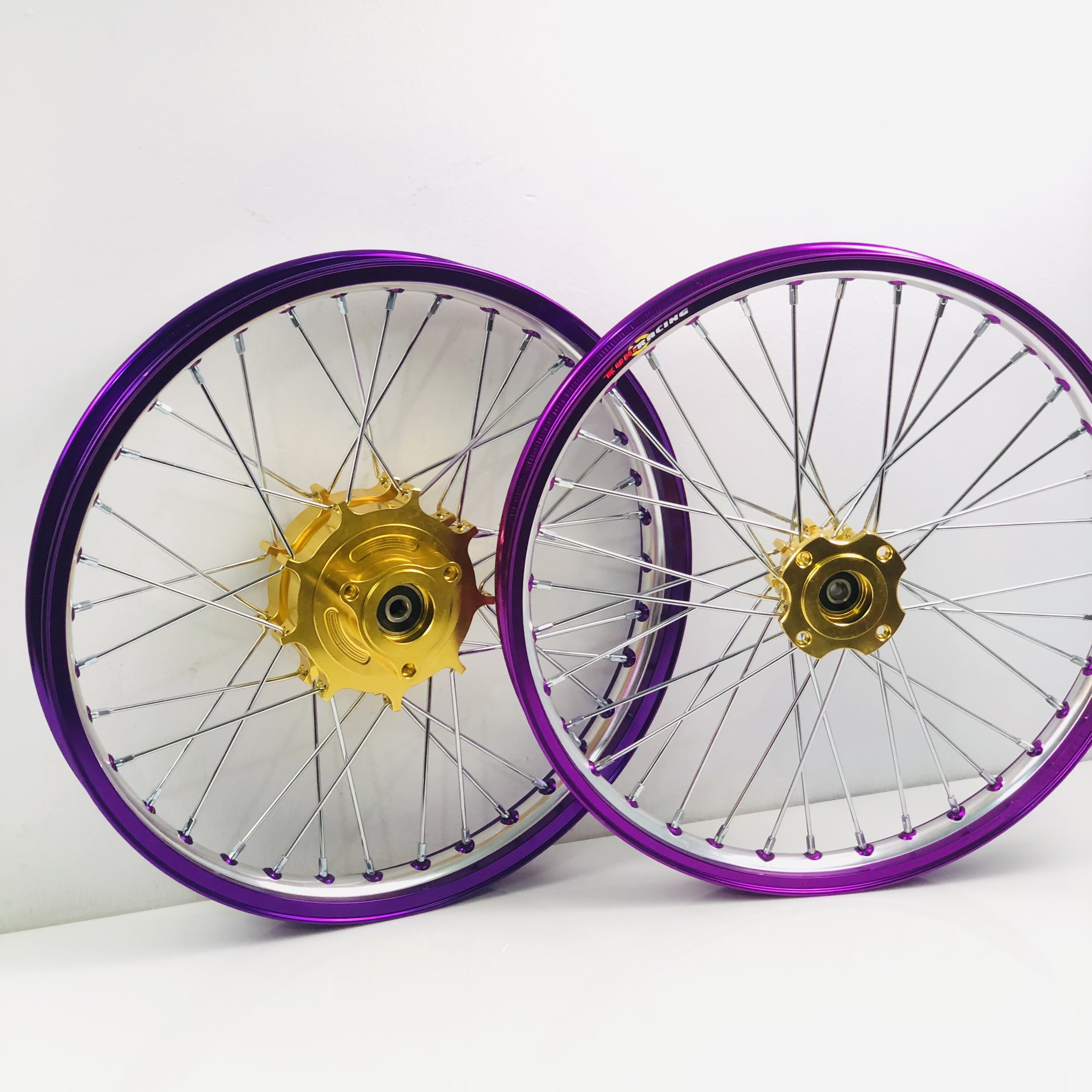 Bộ bánh căm xe màu tím mẫu mới Sonic/ Exciter/ Raider/ Satria/ Winner V1/ Winner V3/ Sirius/ Wave 110/ Wave nhỏ/ Ex150/ Ex135/ Ex2010/ Fuled/ Future/ Vario/ Airblade, bộ bánh căm lắp ráp full bộ không cần chế lắp như zin, bánh căm giá rẻ