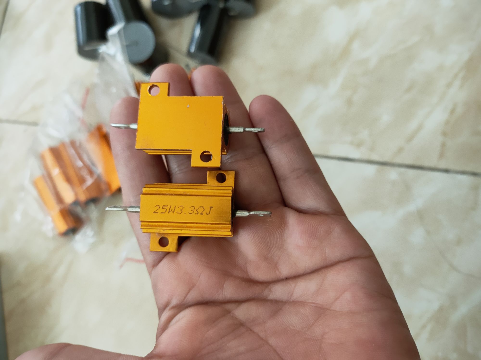2 điện trở nhôm 3.3om 25w