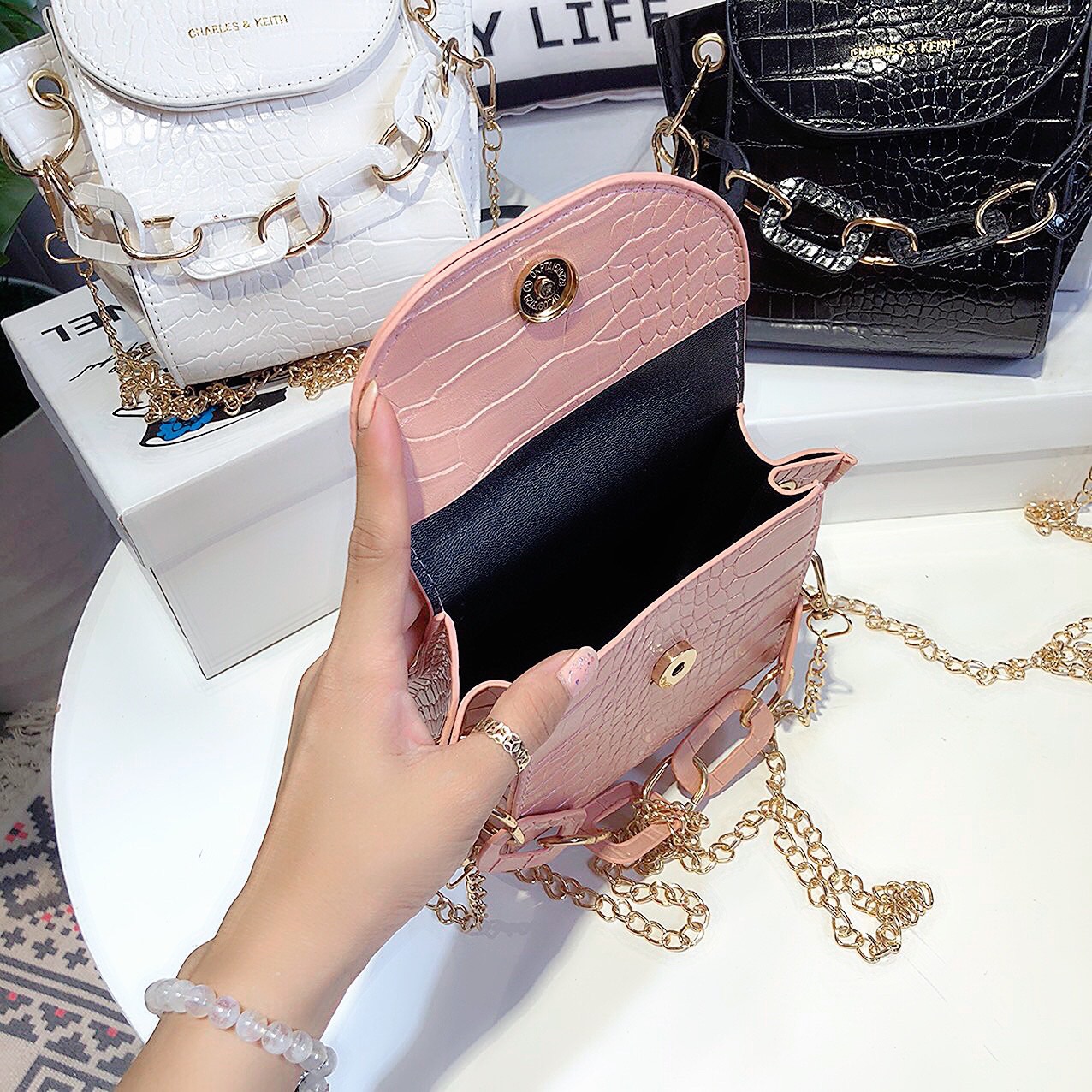 Túi đeo chéo nữ mini thời trang dây xích HT323