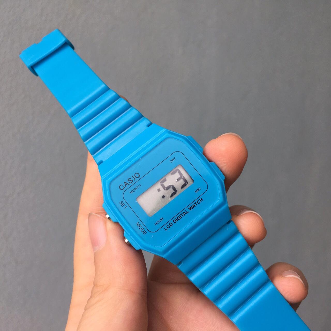 Đồng Hồ Nữ AK38 Điện Tử Dây Cao Su