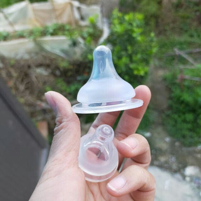 Núm ti Pigeon nội địa Nhật cổ rộng (1 chiếc)