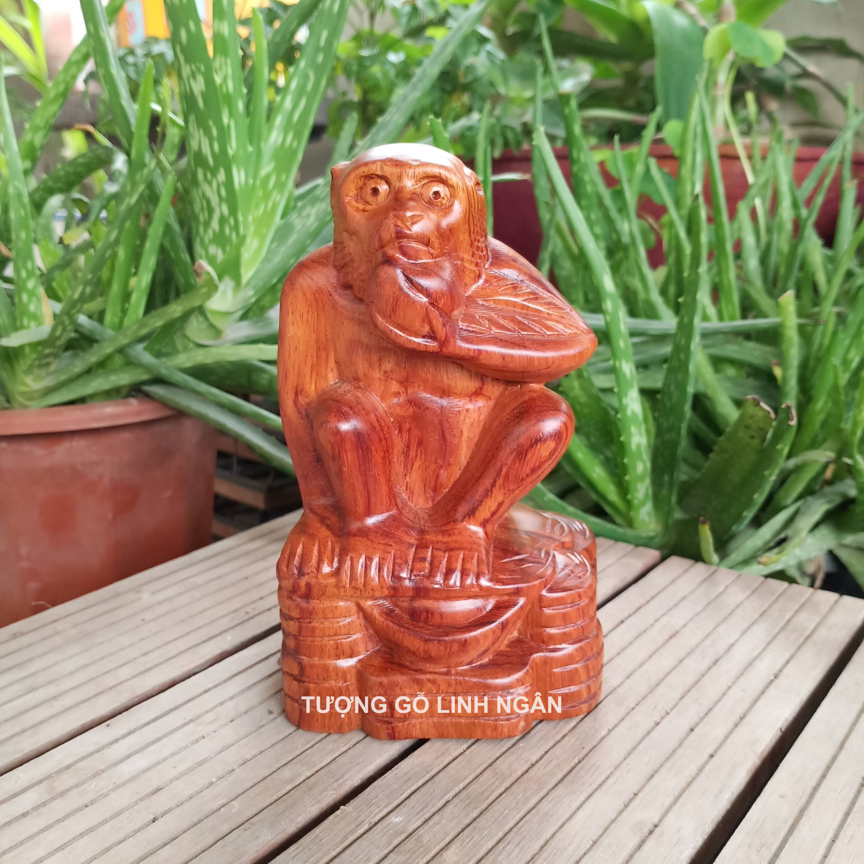 Tượng Khỉ gỗ hương (Cao 15 cm, ngang 8 cm, sâu 6 cm)