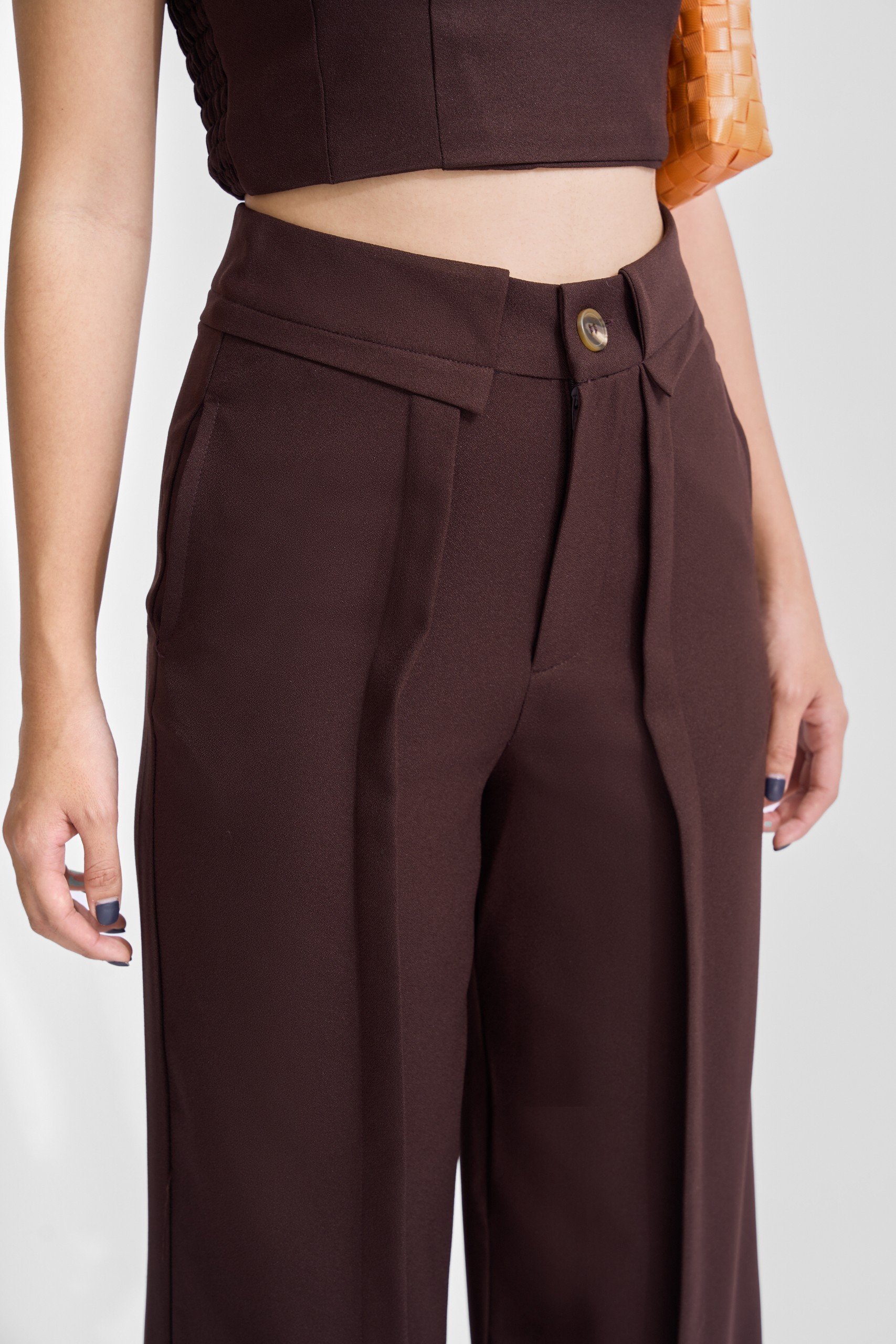 [NHẬP MÃ NOVFALAZSOCIAL02 GIẢM 40K ĐƠN 199K  ] Bộ croptop MAYBI quần dài chất cát,line