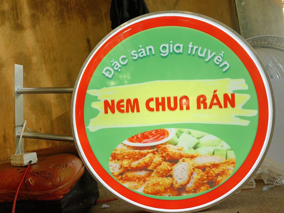 Hộp Đèn quảng cáo hút nổi mica - Tròn