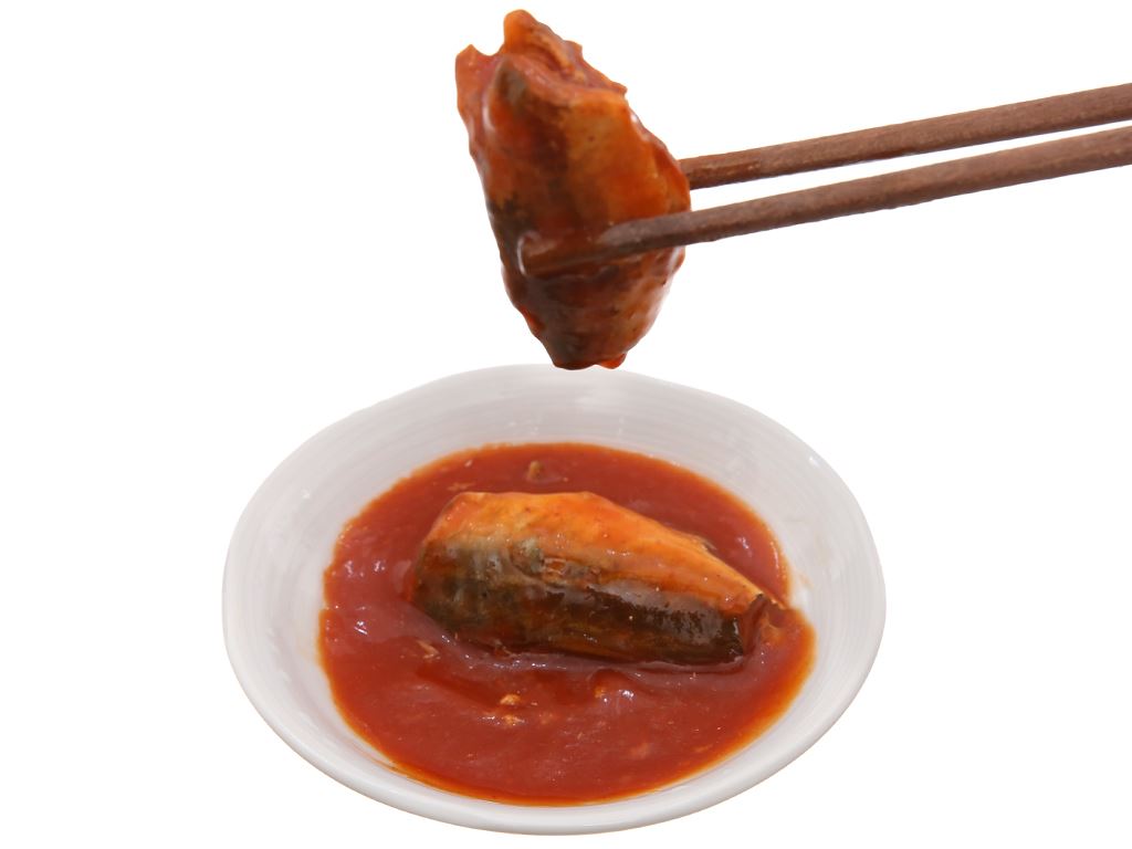 Cá nục sốt cà nắp giật Lilly hộp 155g