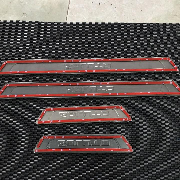 ỐP BẬC NGOÀI TITAN KIA SOLUTO