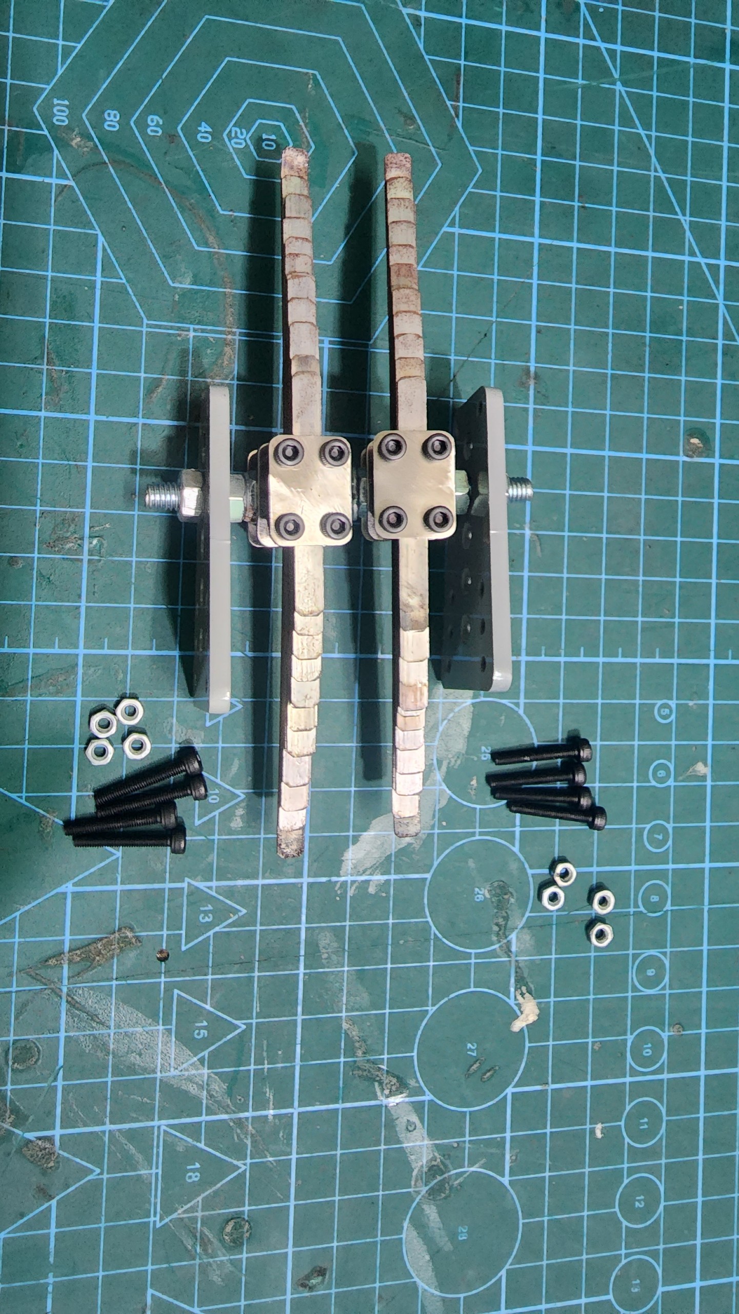 Bộ nhíp bập bênh xe RC 1/10