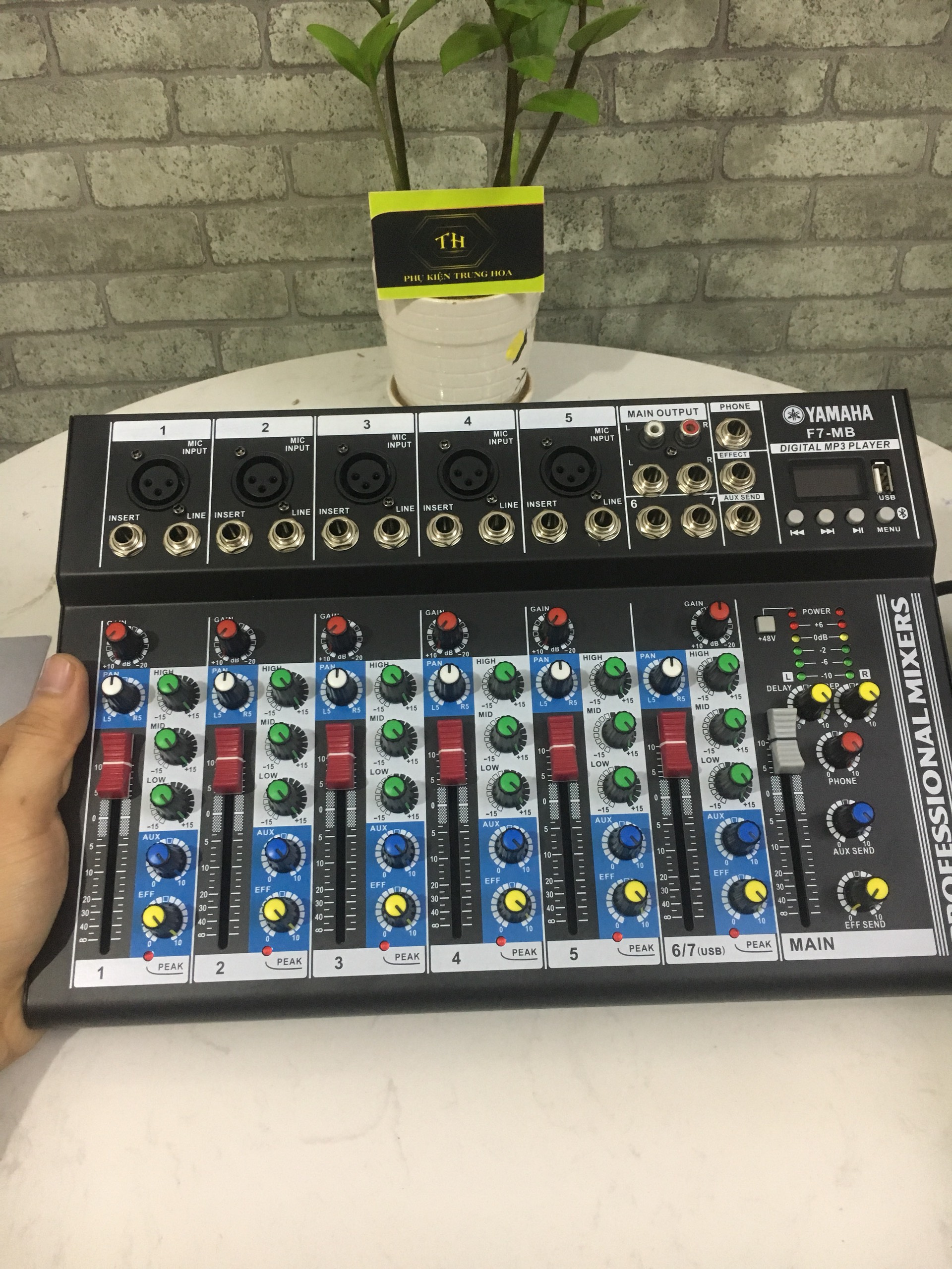 Bàn mixer yamaha F7 Bluetooth có USB