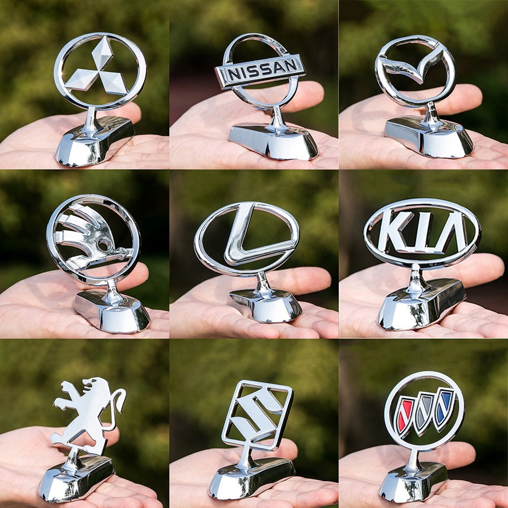 Logo 3D Toyota trang trí xe hơi