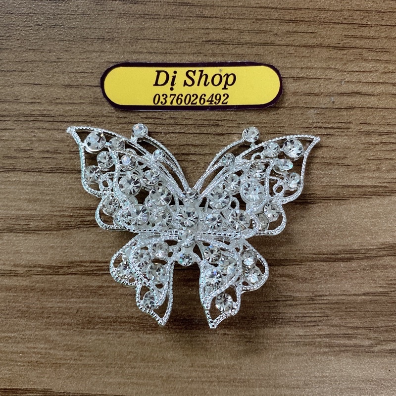TAG CÀI ĐÁ HÌNH BƯỚM SIZE 5cm có ghim cài