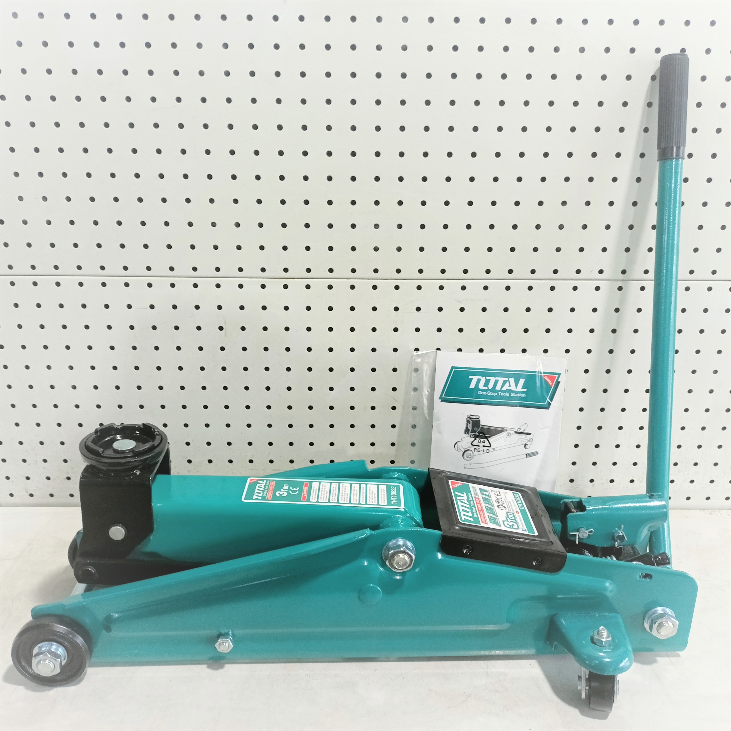 Con đội cá sấu 3 tấn TOTAL - THT10832 chính hãng