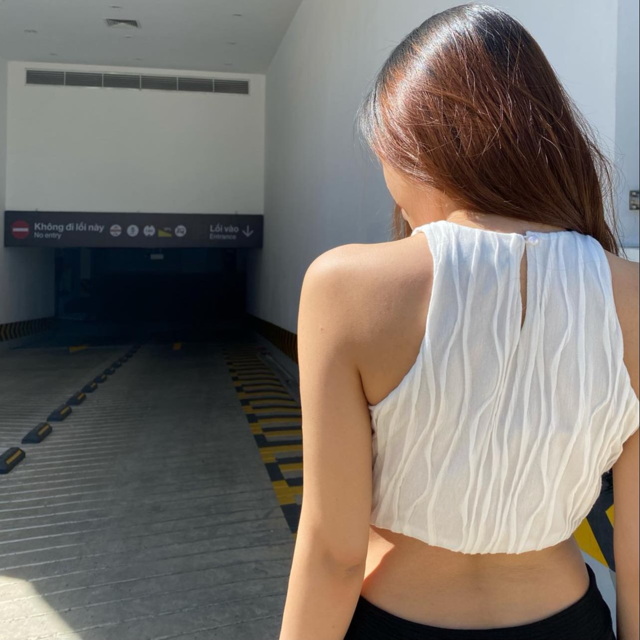WHITELAZZ | Áo croptop ba lỗ màu trắng Kimi Top