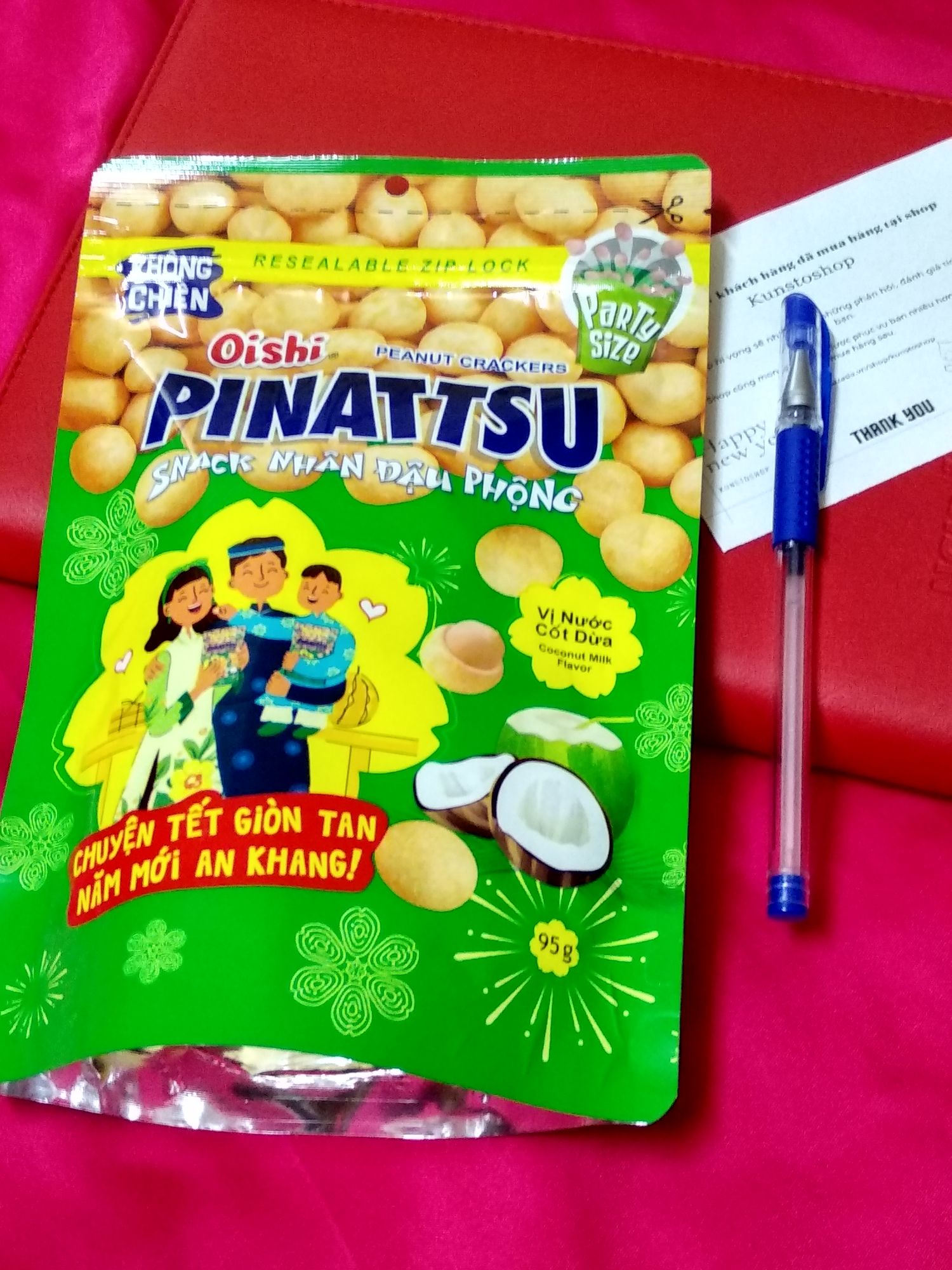 Đậu phộng Pinattsu Oishi vị nước cốt dừa (95g)