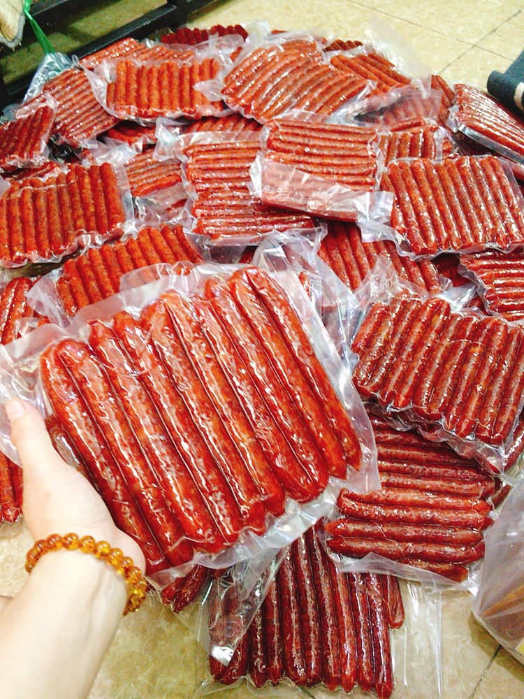 Lạp Xưởng Trứng Muối Trai Đẹp 500g