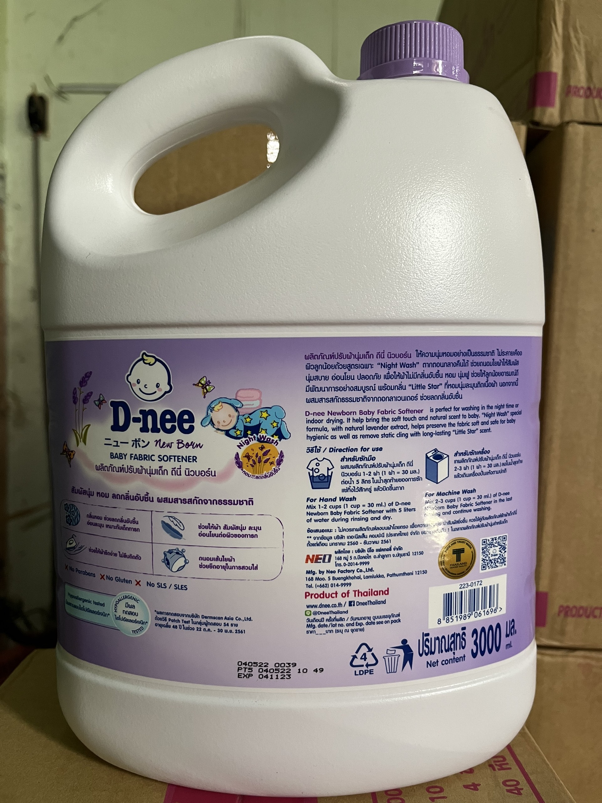 (KTT) Nước giặt xã Dnee can 3000 ml- Màu tím ( Thái Lan)