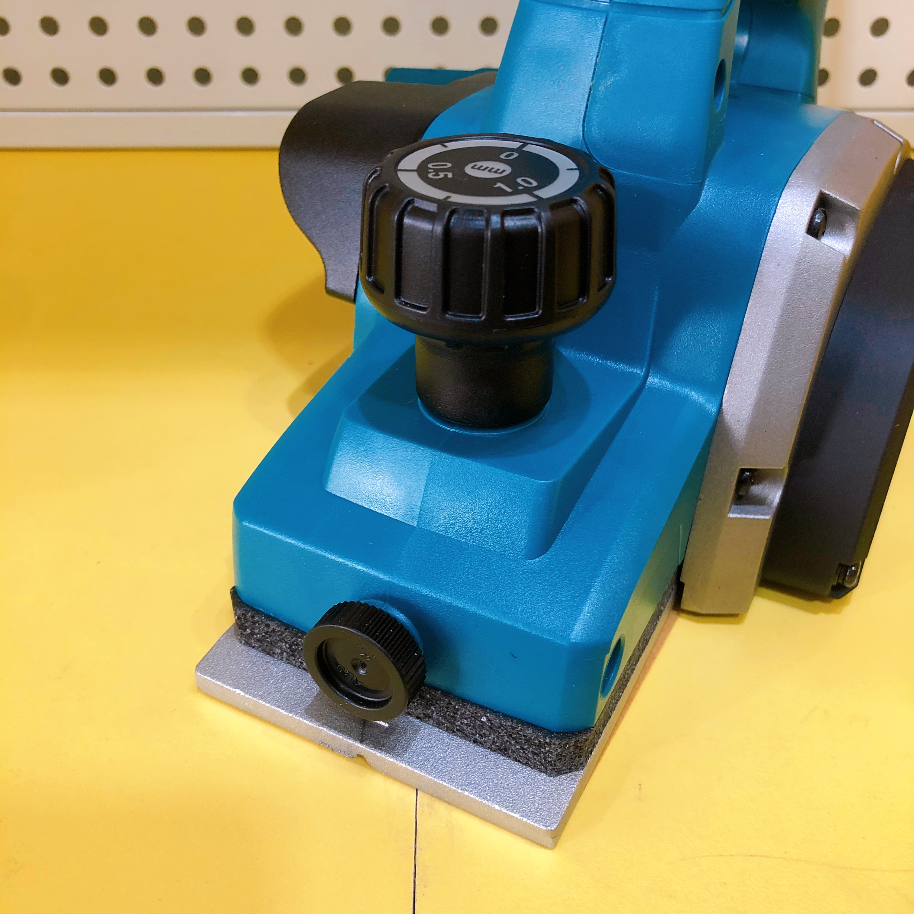 [HCM]Máy Bào Gỗ Makita M1902B 82mm