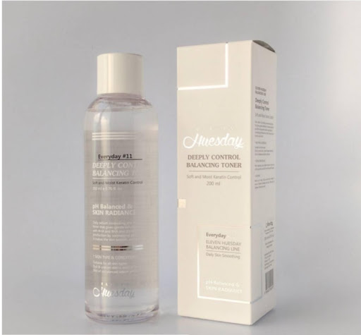 Toner dưỡng ẩm HUESDAY DEEPLY CONTROL BALANCING TONER