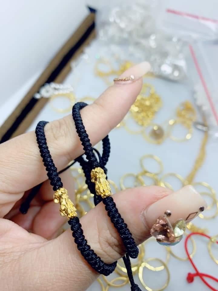 Vòng tay chỉ đỏ Tỳ Hưu vàng 24K