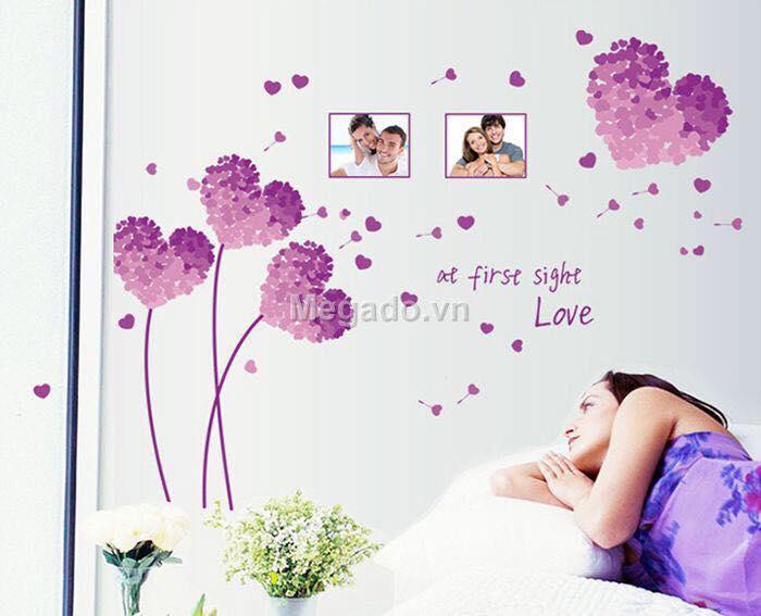 Decal dán tường mẫu  trái tim màu tím