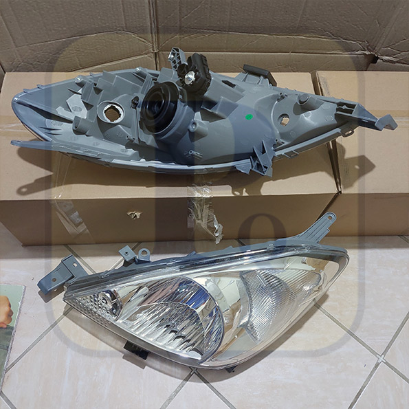 Đèn pha toyota innova 06-11