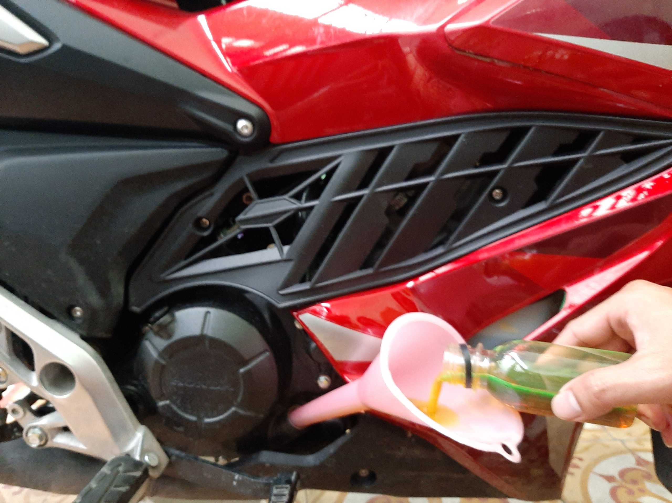 Nhớt Motul 300v 10w40 chiết lẻ 100ml