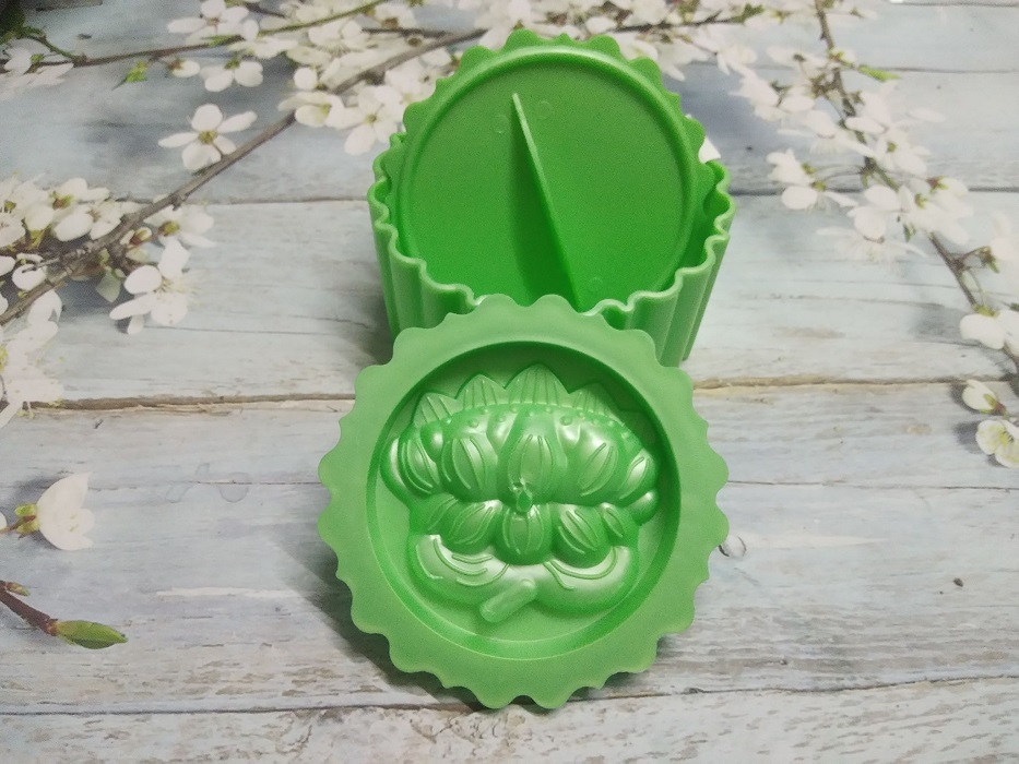 KHUÔN XÔI TRÒN XANH HÌNH HOA SEN 9 CM