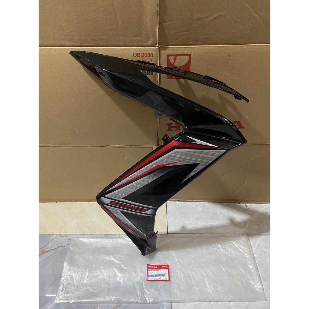 Bửng bên phải, cánh yếm phải Air Blade 125 Năm 2014 màu đen tem đỏ