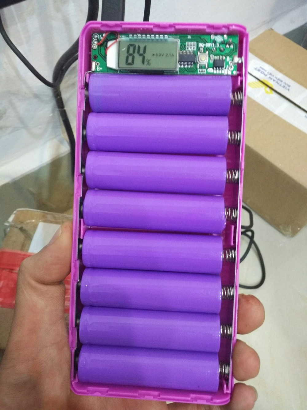 Box sạc dự phòng 8 cell Hiển thị LCD - box