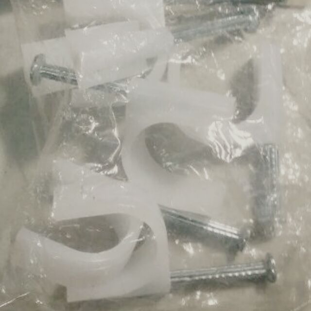 Móc nhựa kẹp dây điện x 25 cái...