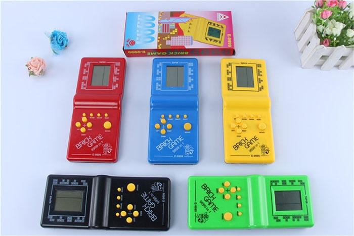 Máy chơi game cổ điển cầm tay