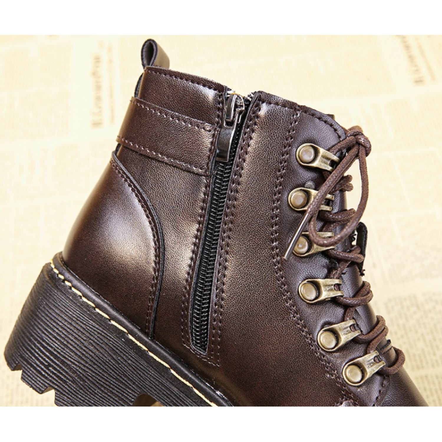 Bốt Nữ Retro Đinh Tán Giày Da Nữ Đế 3CM