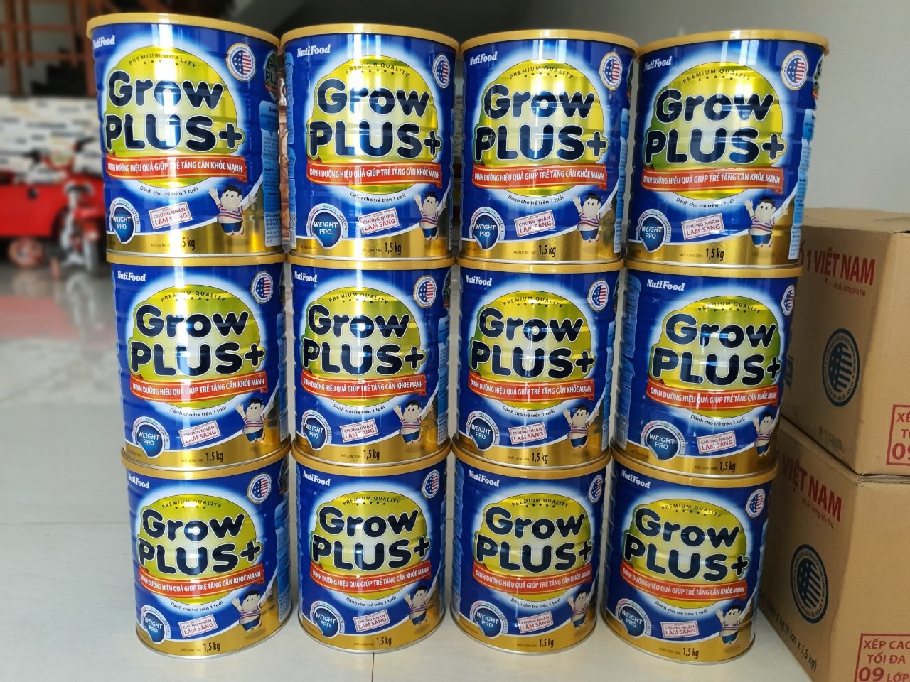 Sữa bột Nutifood GrowPlus Xanh + 1,5kg