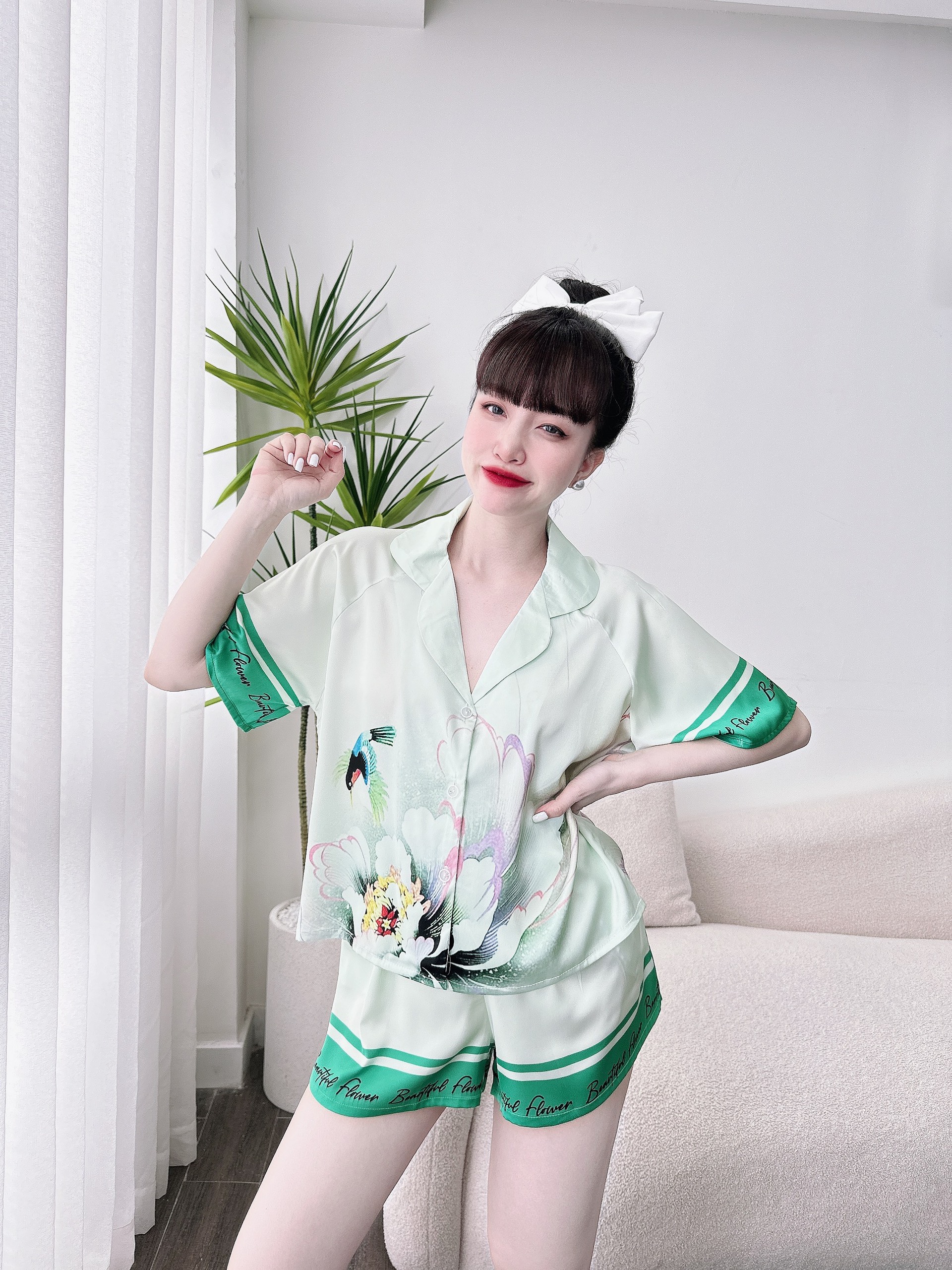 Bộ lụa đùi in họa tiết sang trọng