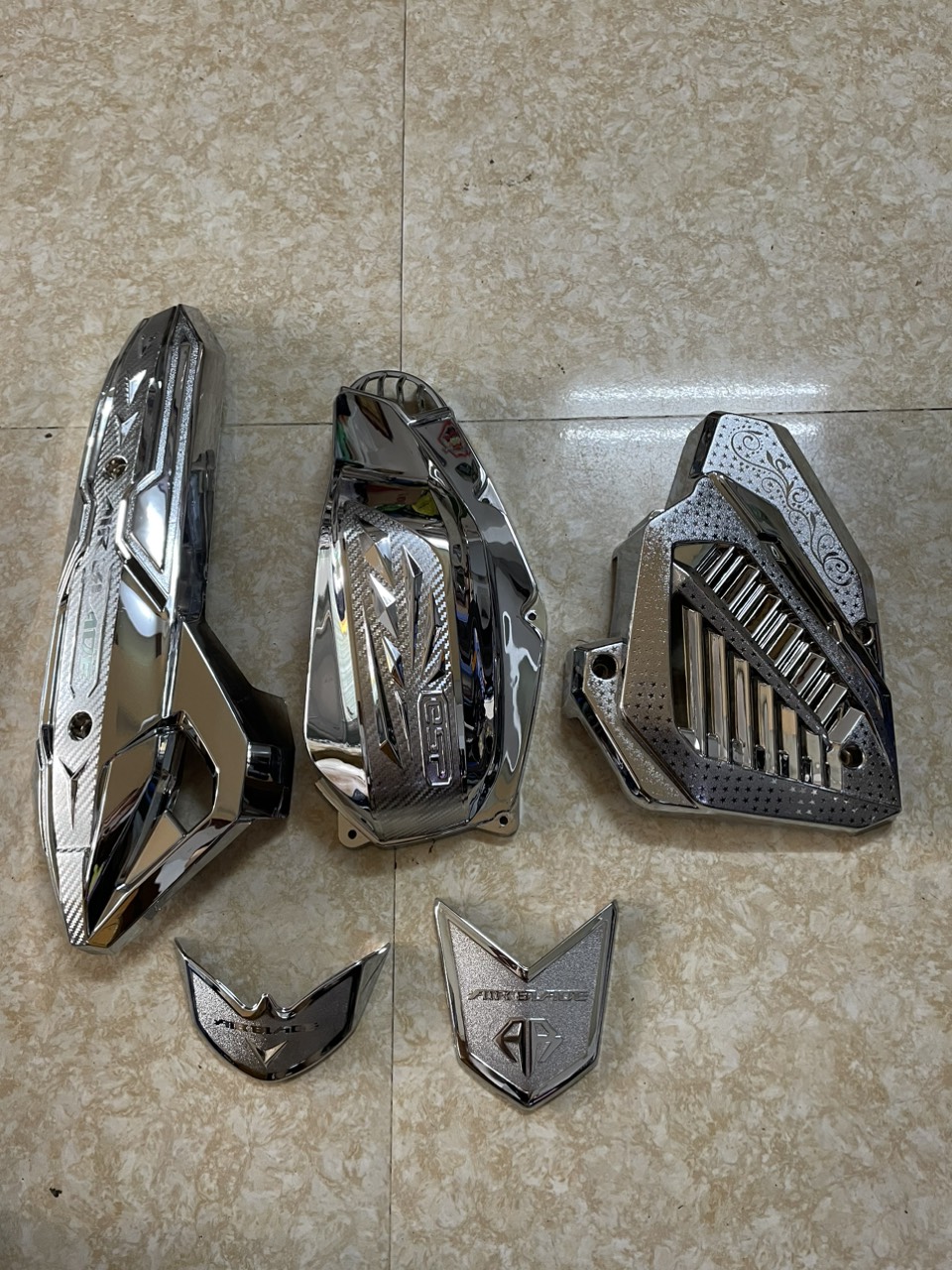 Bộ 5 món AirBlade 125 (2016-2019) Ốp pô + Pô E + Két nước + Mỏ dè trước sau cacbon & crom Cao Cấp