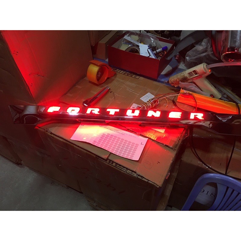 led tay cốp Fortuner 2012-2016