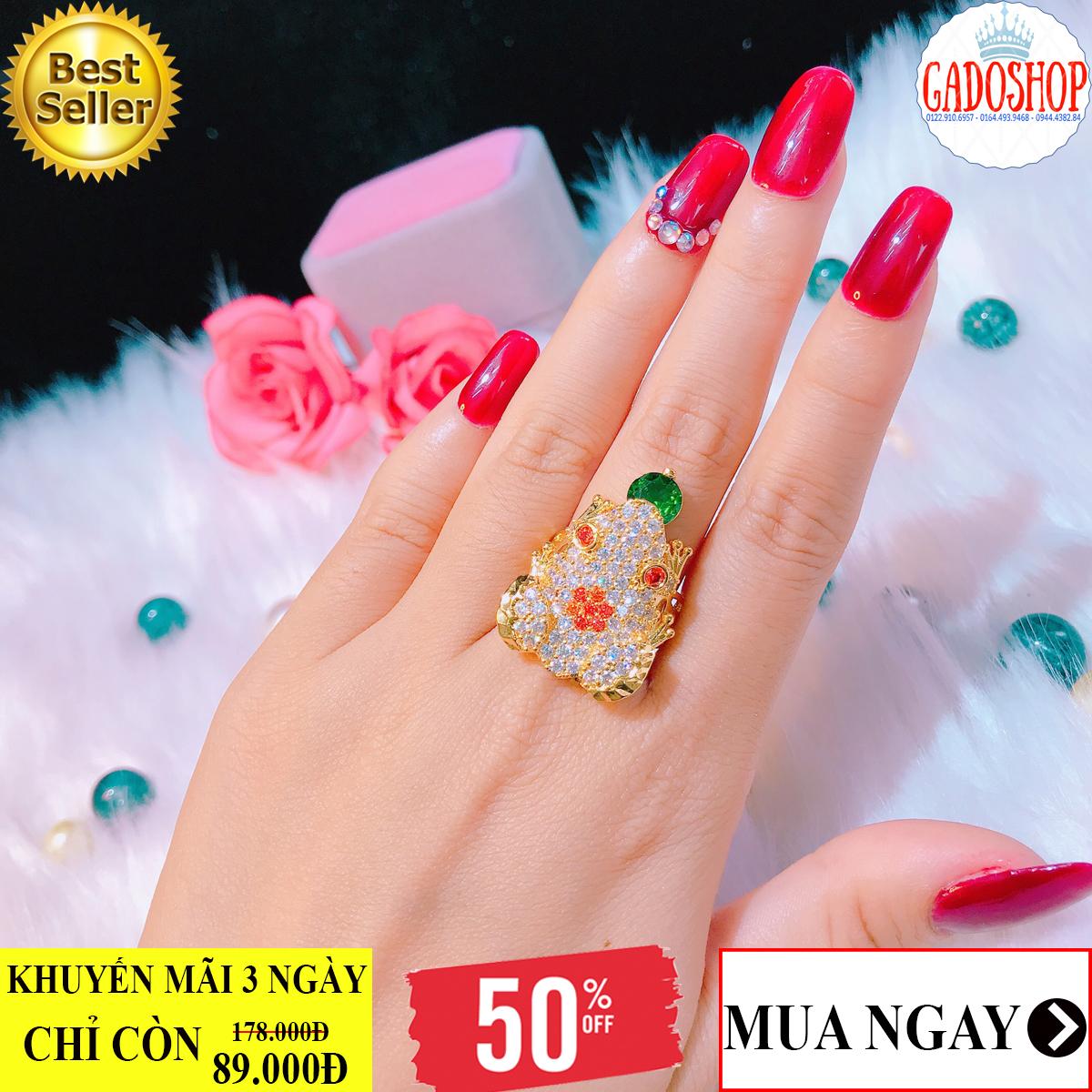 Nhẫn phù hợp với mọi thời trang đính cóc hoa ngậm pha lê ngọc màu đính đá - Trang Sức GADO VN05101924