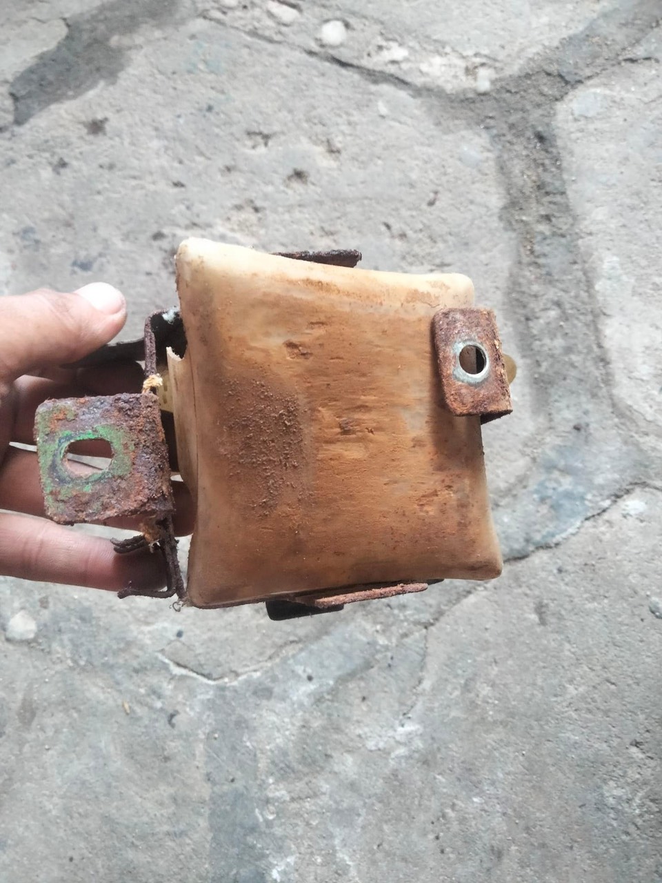 Hộp đựng bình ắc quy honda chaly đèn tròn