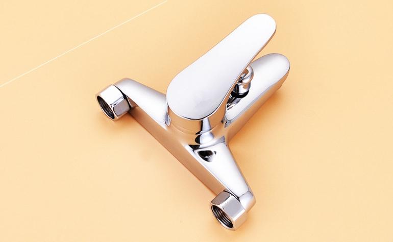 Củ sen tắm nóng lạnh hợp kim đồng mạ crom bóng 5 lớp SNL901 Hàng GIORMANI bảo hành 24 tháng