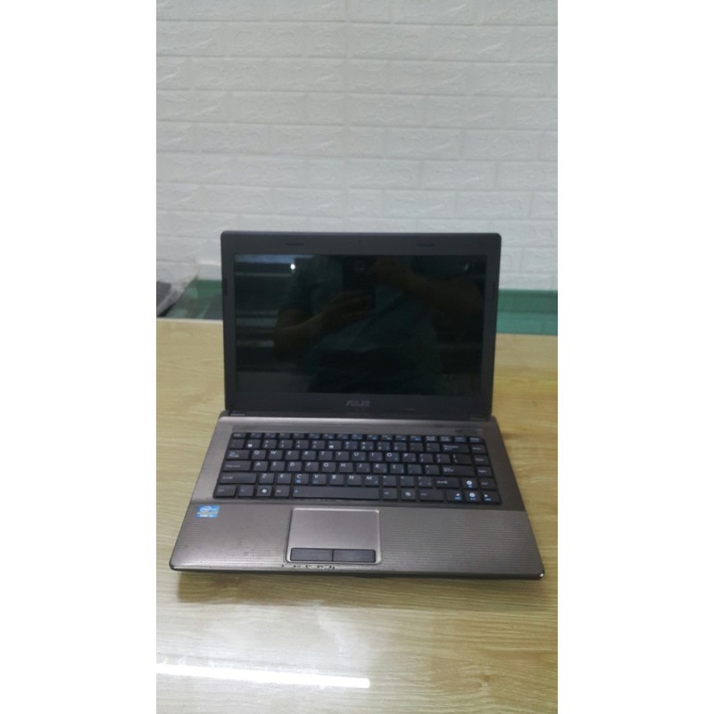 Laptop cũ Asus X44H - Core i3, hình thức đẹp, cứng cáp