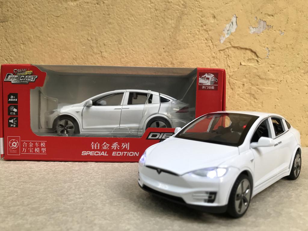 Mô hình xe ô tô TESLA Model 90X  1:32