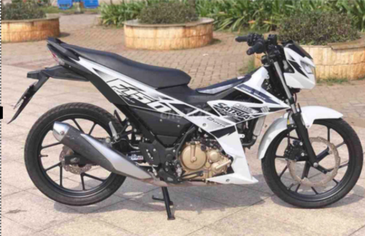 Tem rời Satria Fi 150 trắng đen