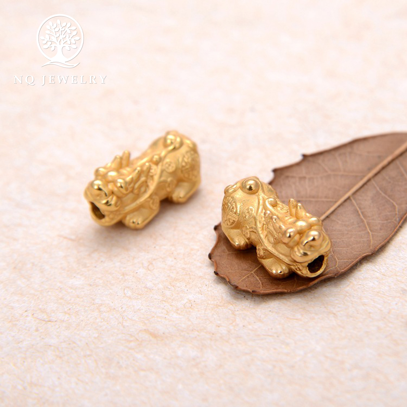 Charm bạc tỳ hưu xỏ ngang - NQ Jewelry