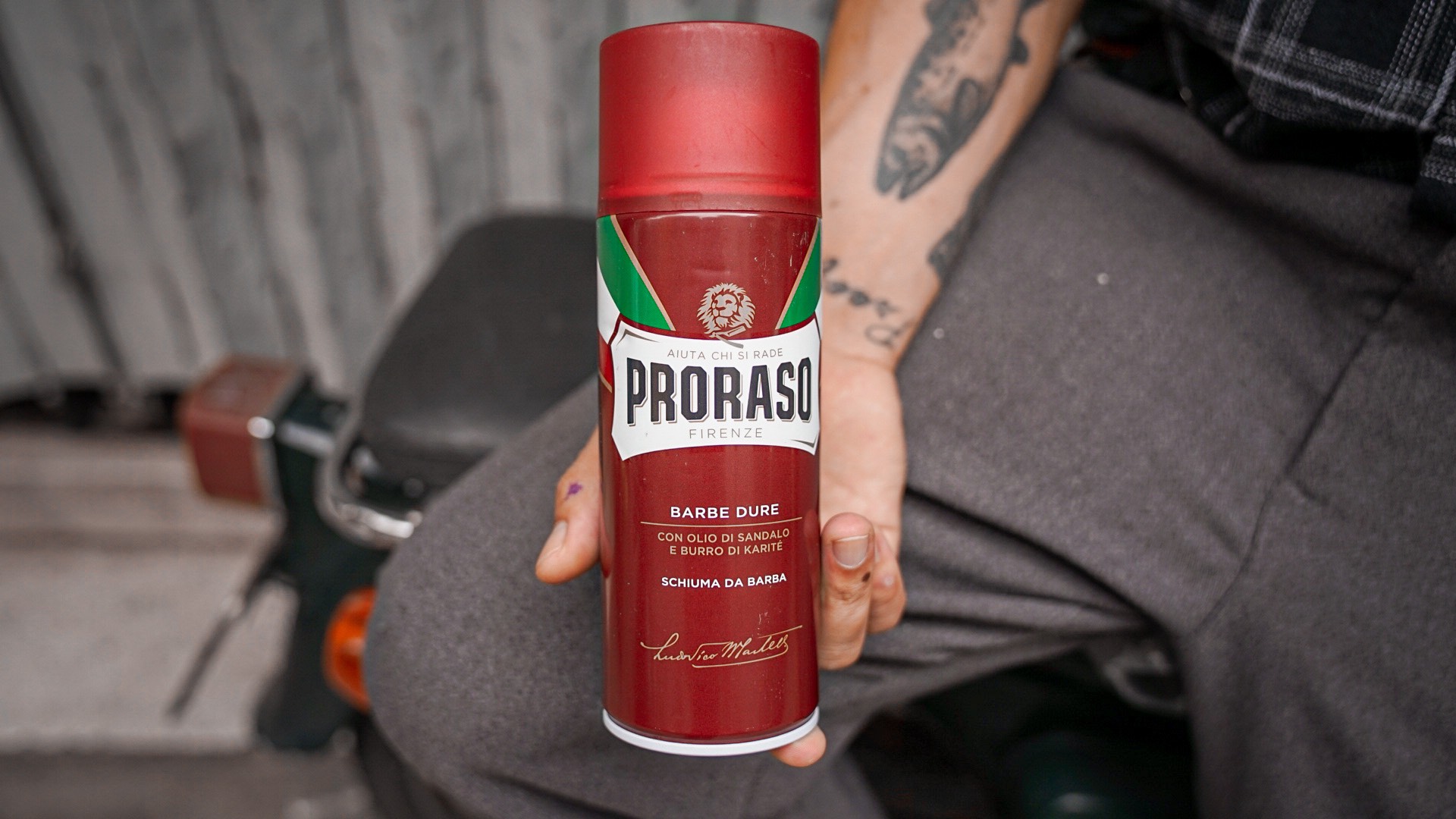 BỌT CẠO RÂU PRORASO RED