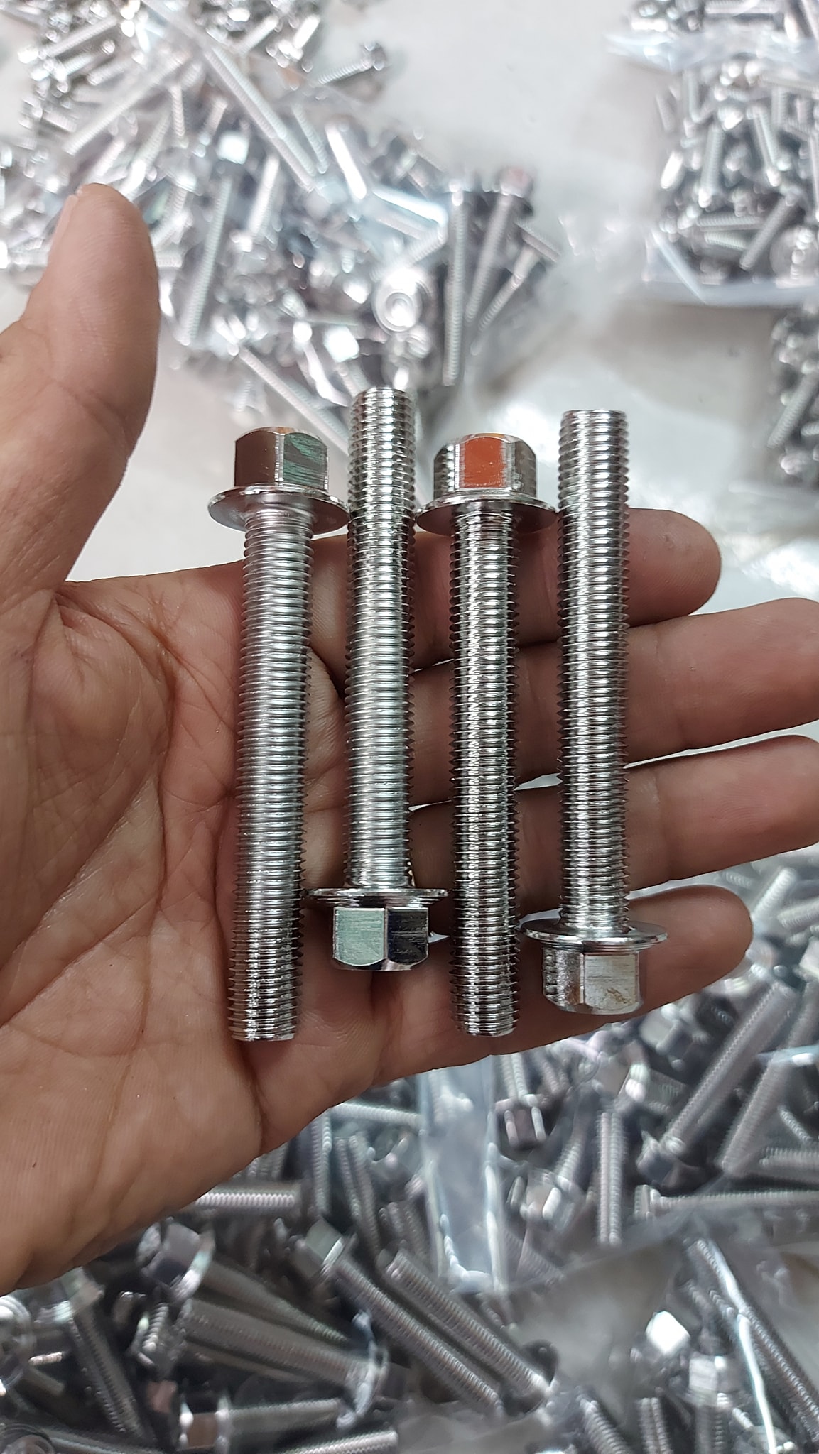 Ốc 10 Li 40 SALAYA TREO PÔ VARIO,SH, AB