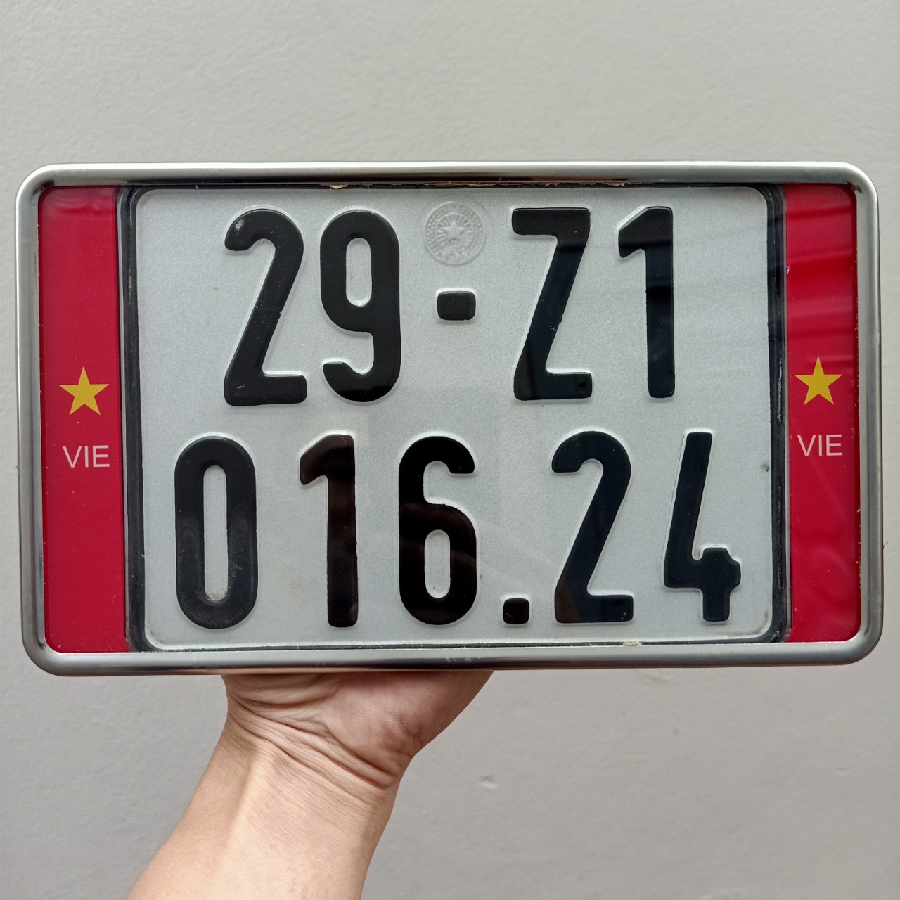 Khung biển số xe máy đẹp full bộ lắp đặt đơn giản