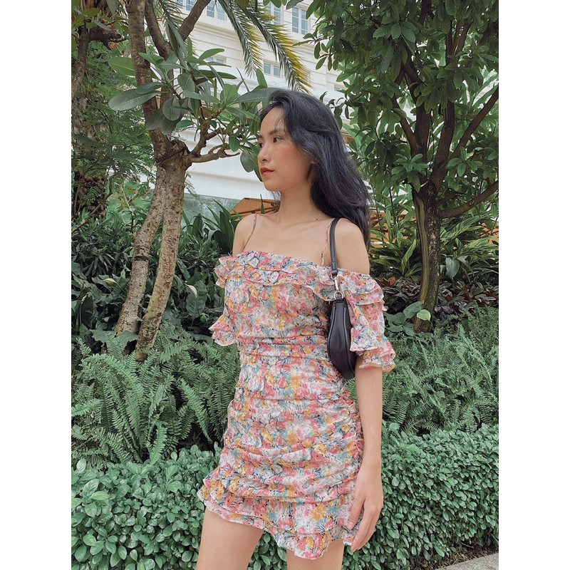 Đầm hai dây nhúng