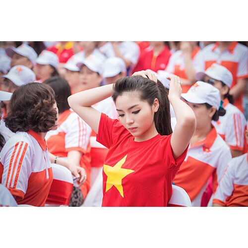 ÁO CỜ ĐỎ SAO VÀNG CHẤT COTTON T27