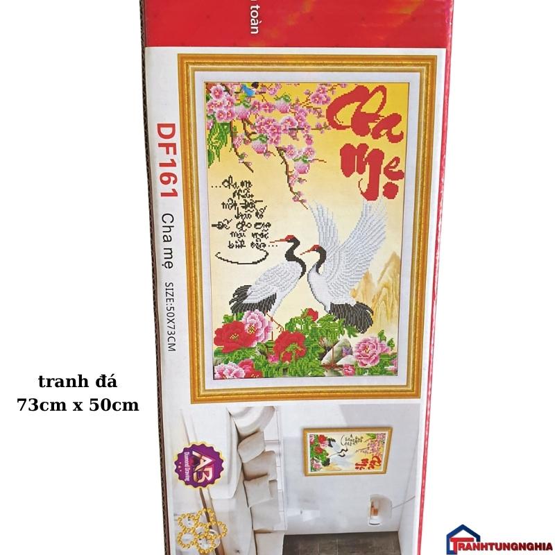 Tranh đính đá cha mẹ 73cm x 50cm