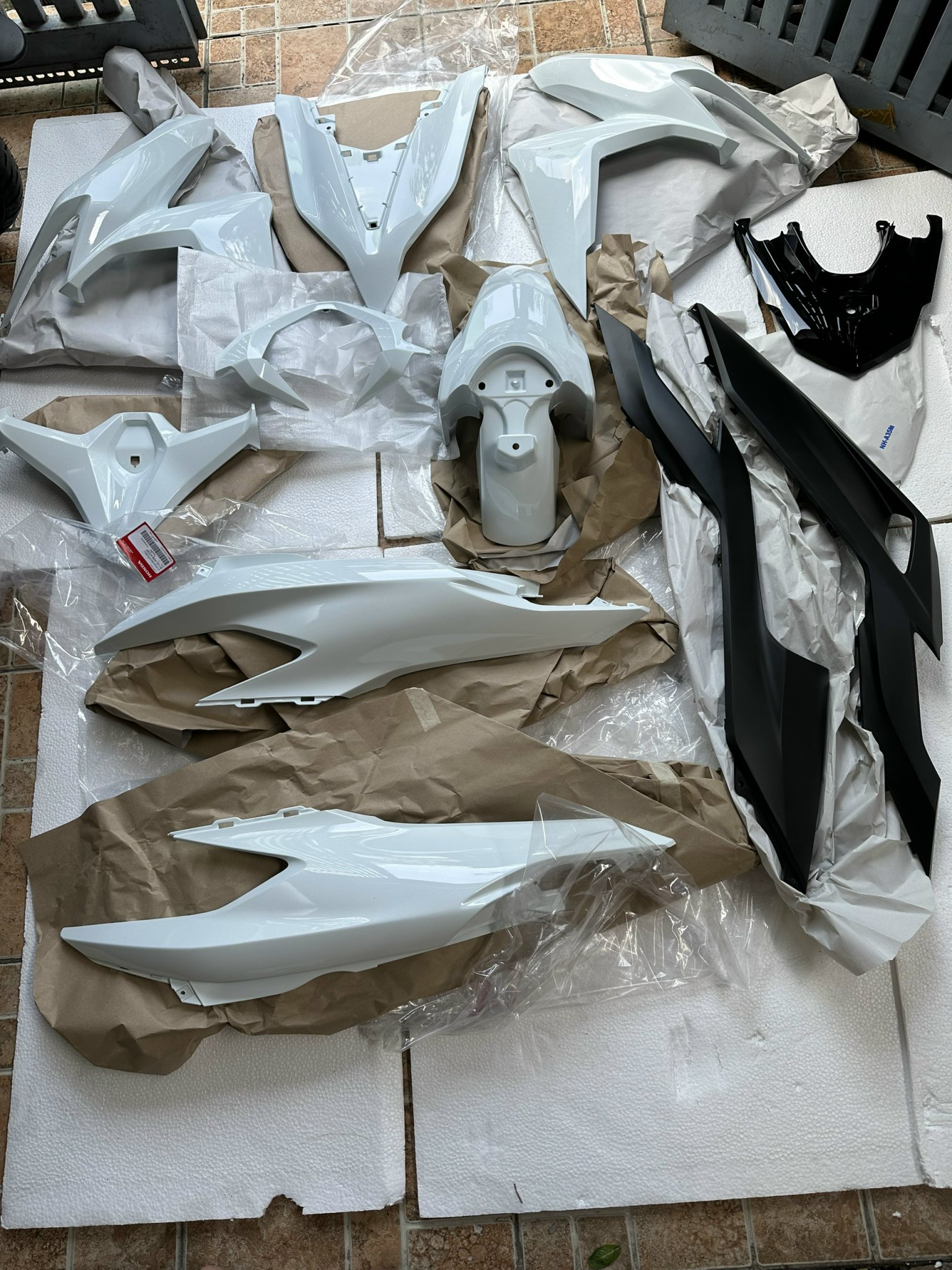 dàn áo vario click 125 2018 - 2022 màu trắng