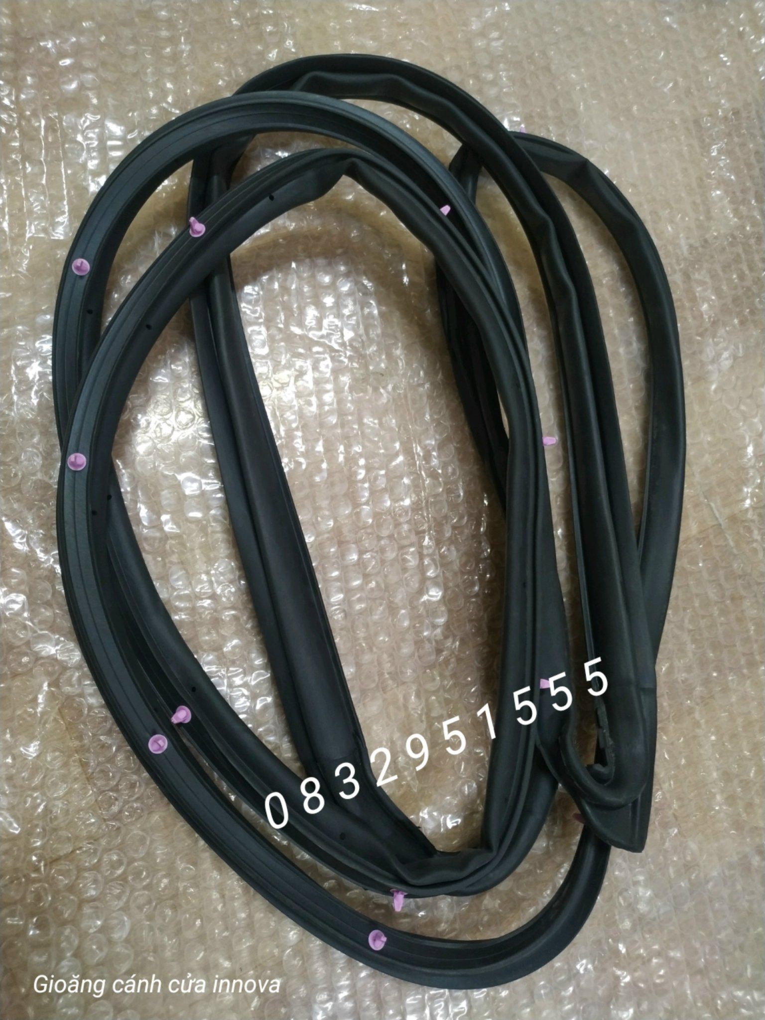 Gioăng cánh cửa Innova 05 - 14 ( giá bán 1 chiếc , oem )